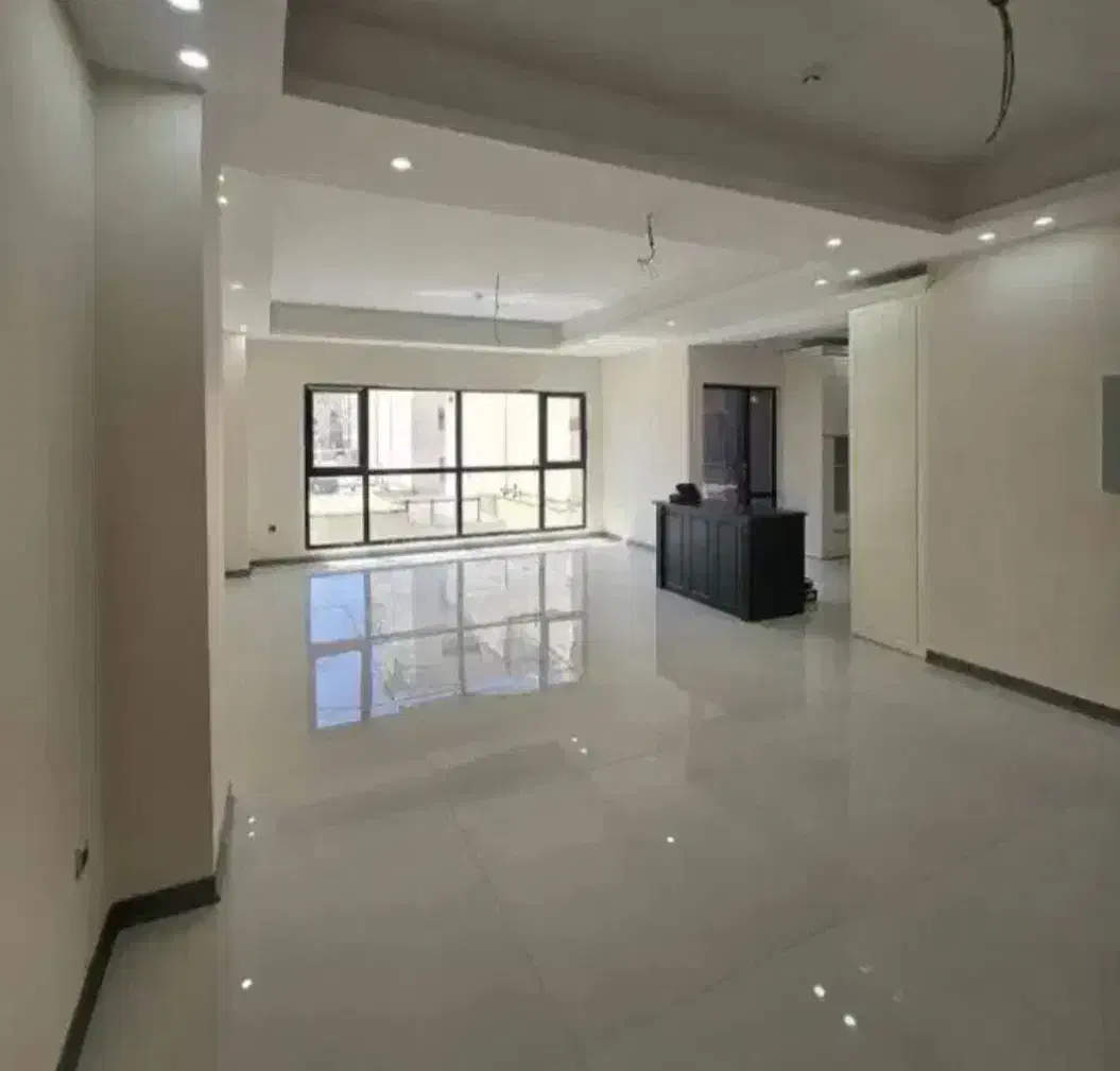 135 متر 3 خواب تاپ لوکیشن سعادت آباد  2 پارکینگ