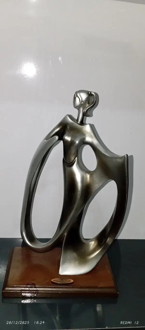 مجسمه|مجسمه، تندیس، ماکت|تربتحیدریه, آغوی|دیوار