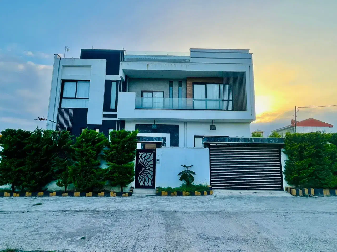 ویلایی ۳ خواب استخردار فول امکانات برند|اجارهٔ کوتاه‌مدت ویلا و باغ|بندر انزلی, گیلار|دیوار