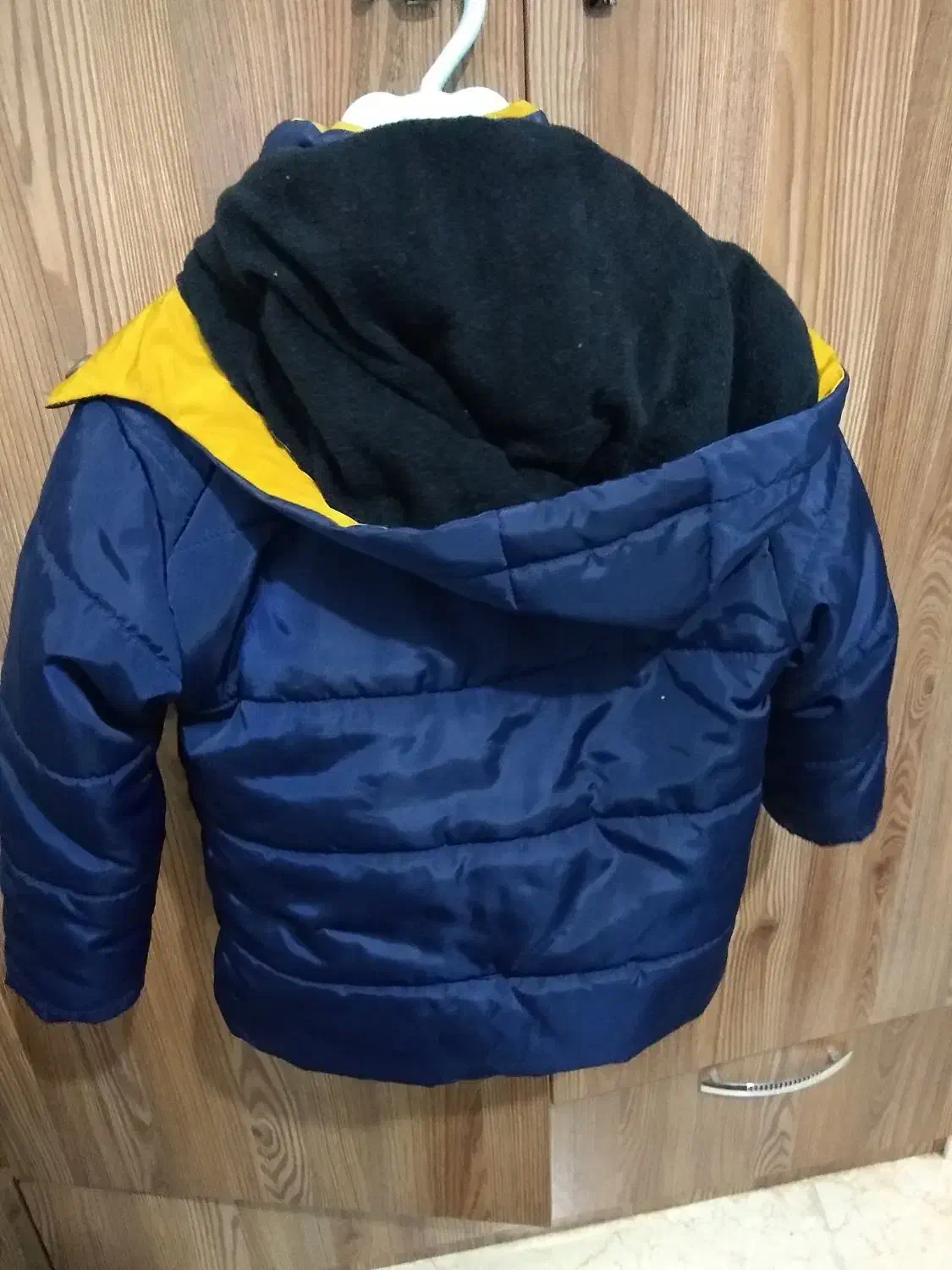 کاپشن بچگانه|کفش و لباس بچه|رشت, منظریه|دیوار