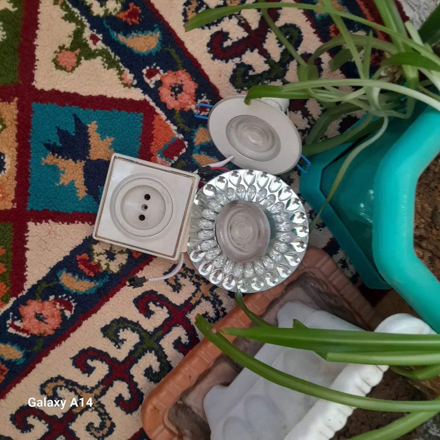 کلیدوپریزهالوژن چراغ دم در|لامپ و چراغ|اردبیل, |دیوار