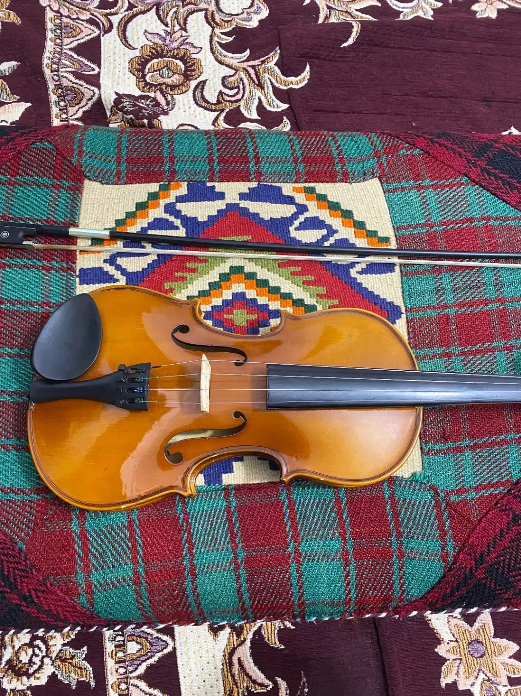 ویلون در حد نو|ویولن|سنندج, |دیوار