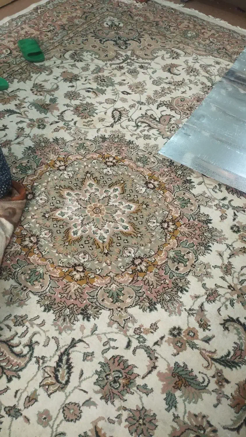 درحد نو مختص باغ شهری و خانه..|مبلمان خانگی و میز عسلی|صدرا-فارس, فاز ۱|دیوار