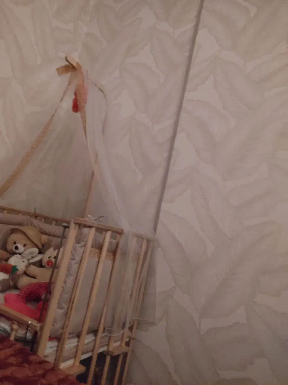 تخت خواب و گهواره کودک..|تخت و صندلی بچه|اهواز, کوی باهنر|دیوار