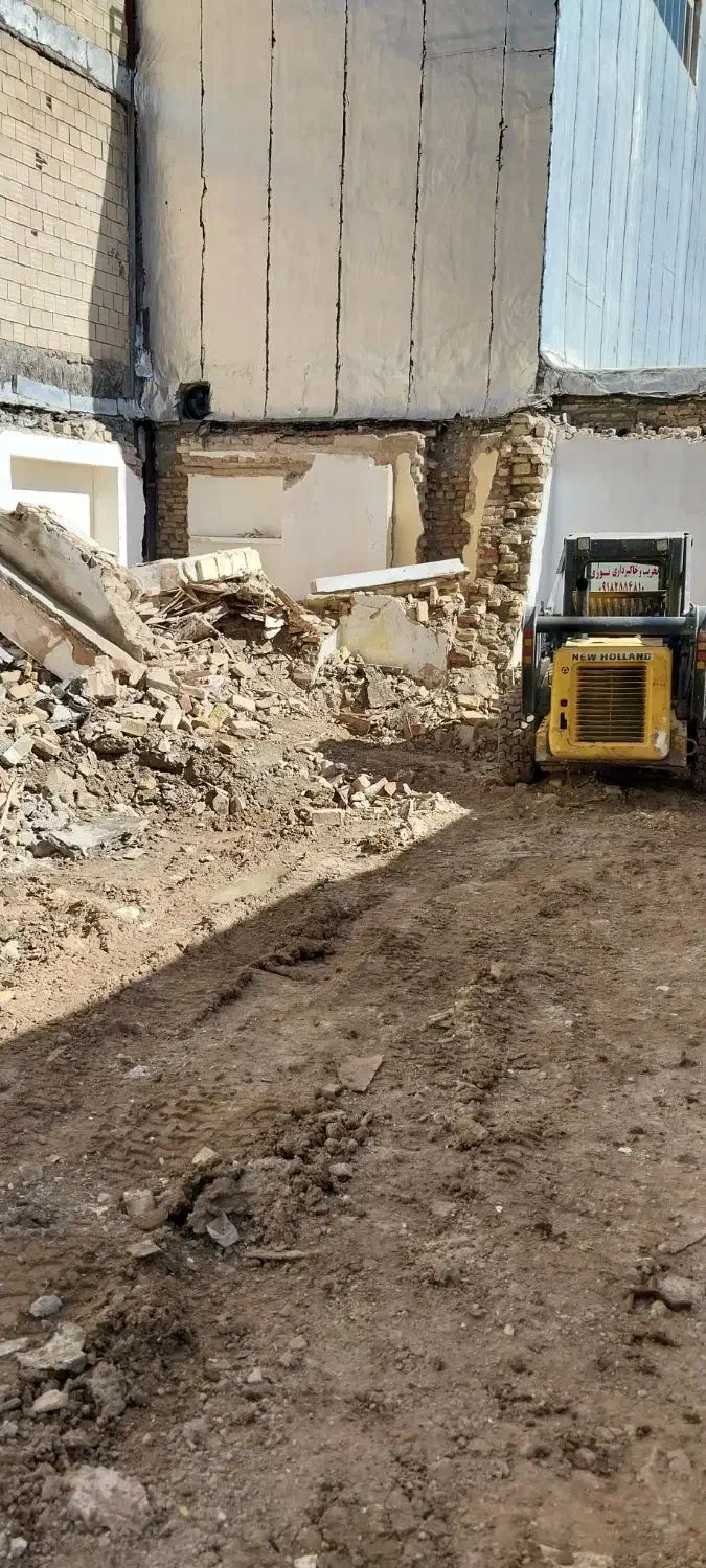 بابکت مینی لودر (کوچک).تخریب وخاکبرداری با کمپرسی|خدمات حمل و نقل|کرمانشاه, |دیوار