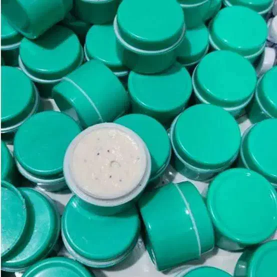 کرم‌ وی آی پی|آرایشی، بهداشتی، درمانی|رشت, کوی جام جم|دیوار