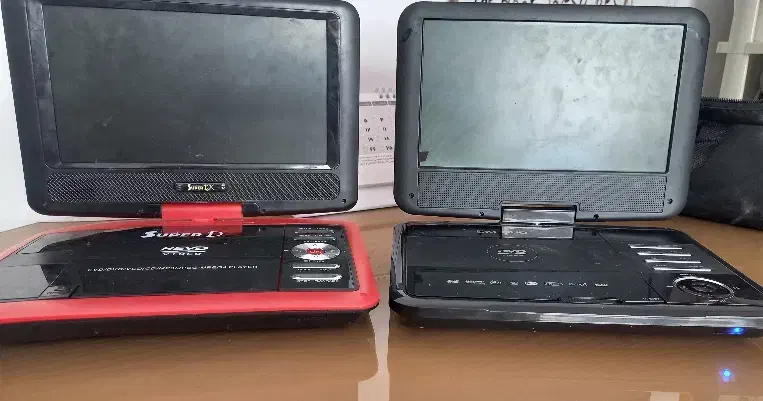 . پخشکننده DVD قابلحمل (Portable DVD Player)|پخشکننده DVD و ویدیو|اراک, |دیوار