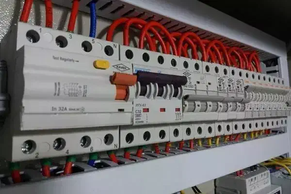 برقکاری حرفه ای صفر تا 100|خدمات پیشه و مهارت|دزفول, |دیوار