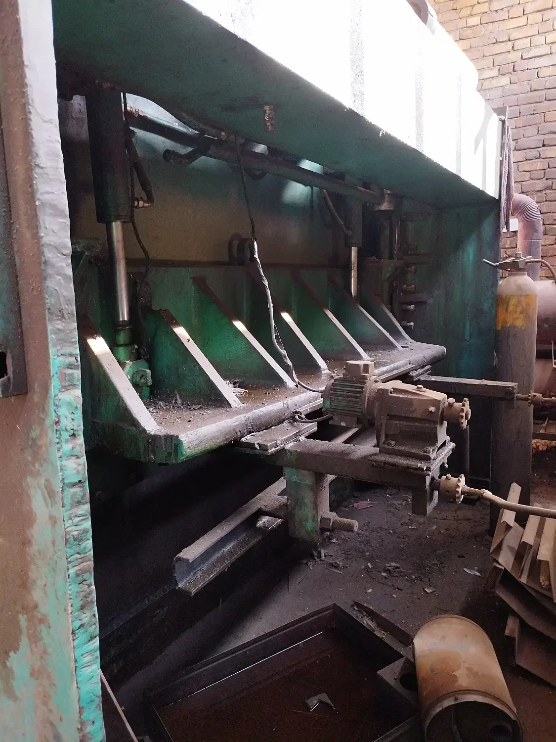 فروش گیوتین هیدرولیک 3 متری 20 میل|ماشینآلات صنعتی|اسفراین, |دیوار