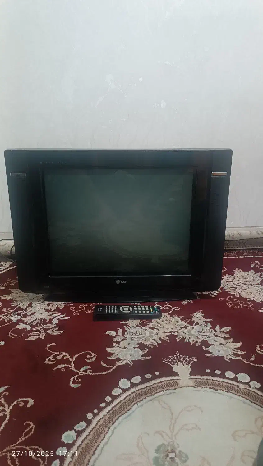 تلوزیون 21 اینچ|تلویزیون و پروژکتور|همدان, |دیوار