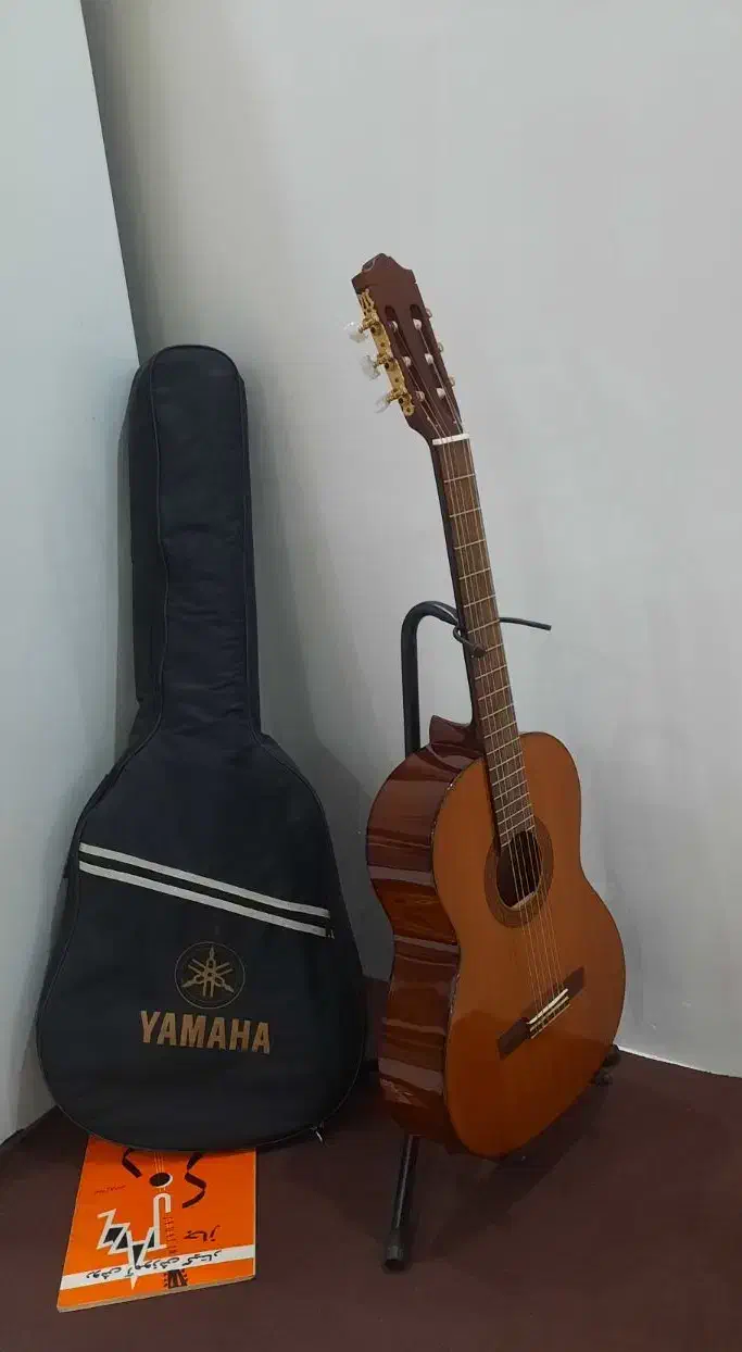 گیتار YAMAHA سی هفتاد|گیتار، بیس، امپلیفایر|اهواز, فرهنگ شهر|دیوار