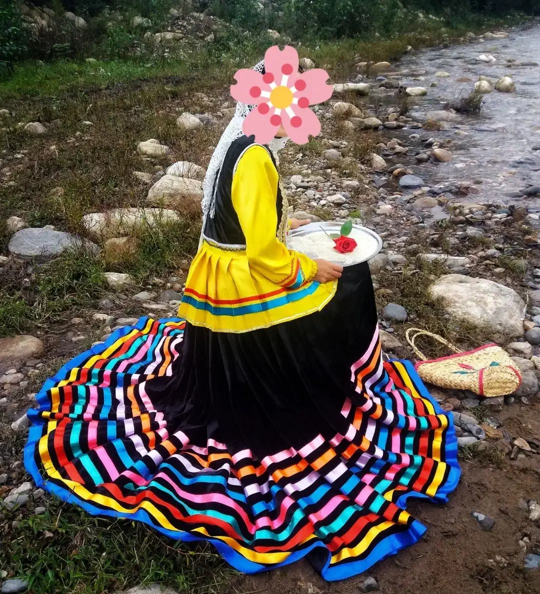 لباس محلی|لباس|برازجان, |دیوار