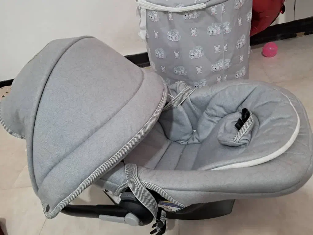 گهواره نو با کریر بچه|تخت و صندلی بچه|کرمان, |دیوار