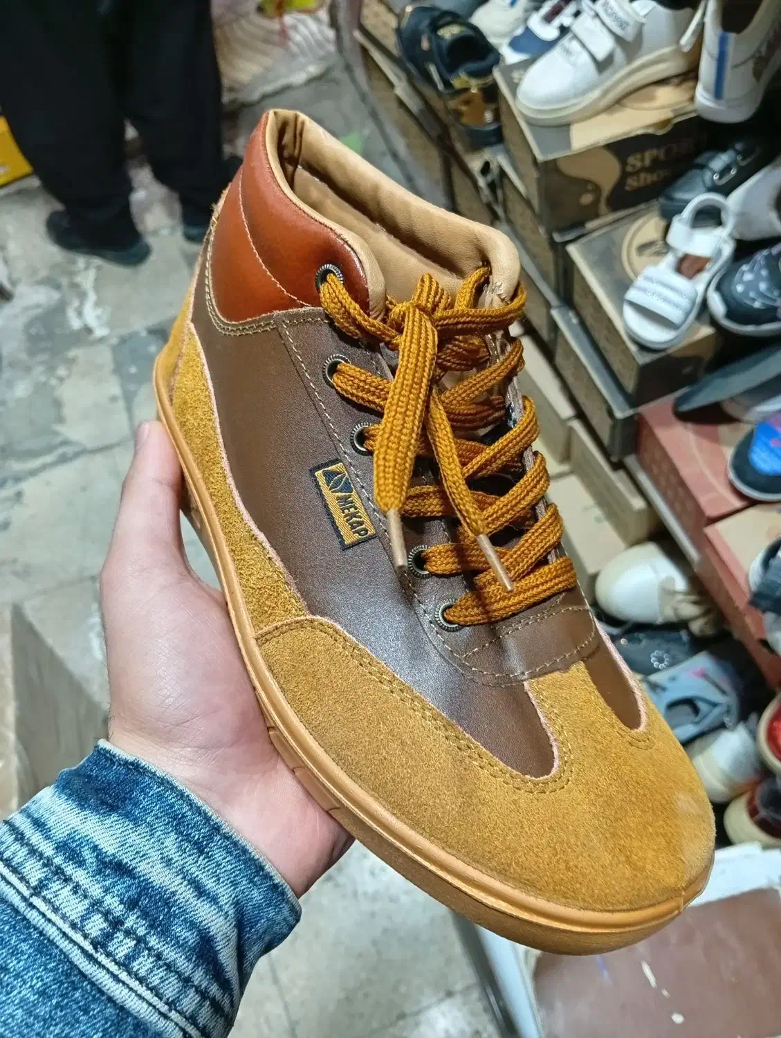 کفش ساقدار|کیف، کفش، کمربند|جوانرود, |دیوار