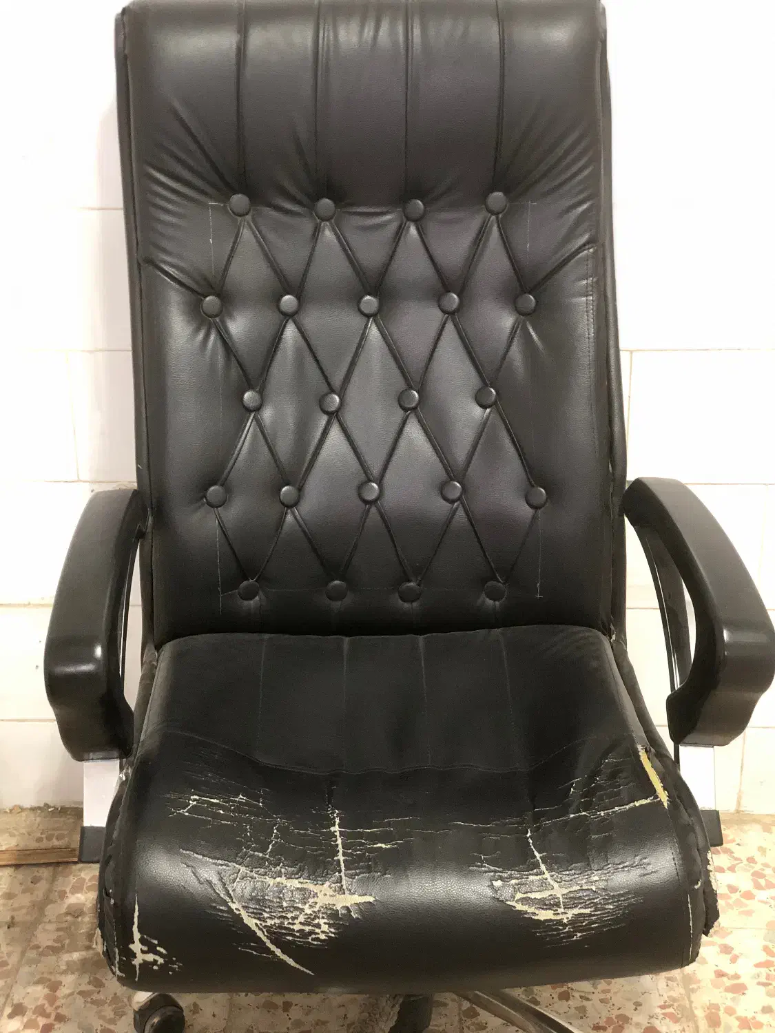 صندلی|مبلمان اداری|نظرآباد, نظرآباد|دیوار