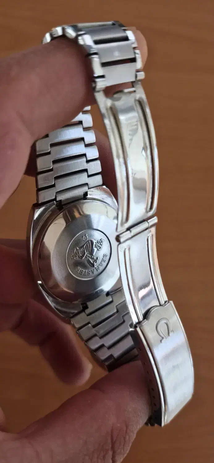 ساعت مچی اُمگا|ساعت|مشکین‌دشت, |دیوار