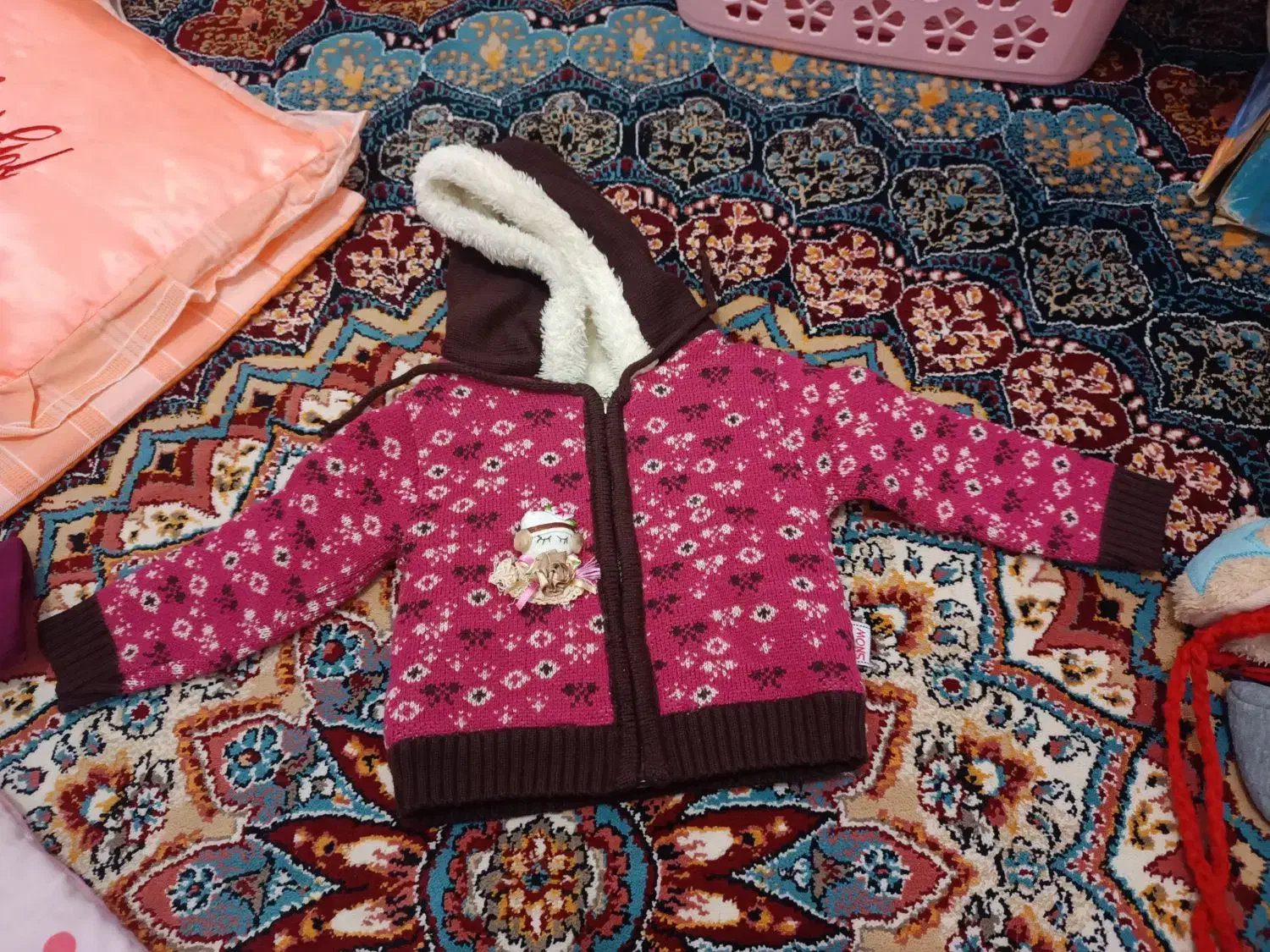 تعداد زیادی کفش و لباس و سرویس خواب|کفش و لباس بچه|کرمانشاه, |دیوار