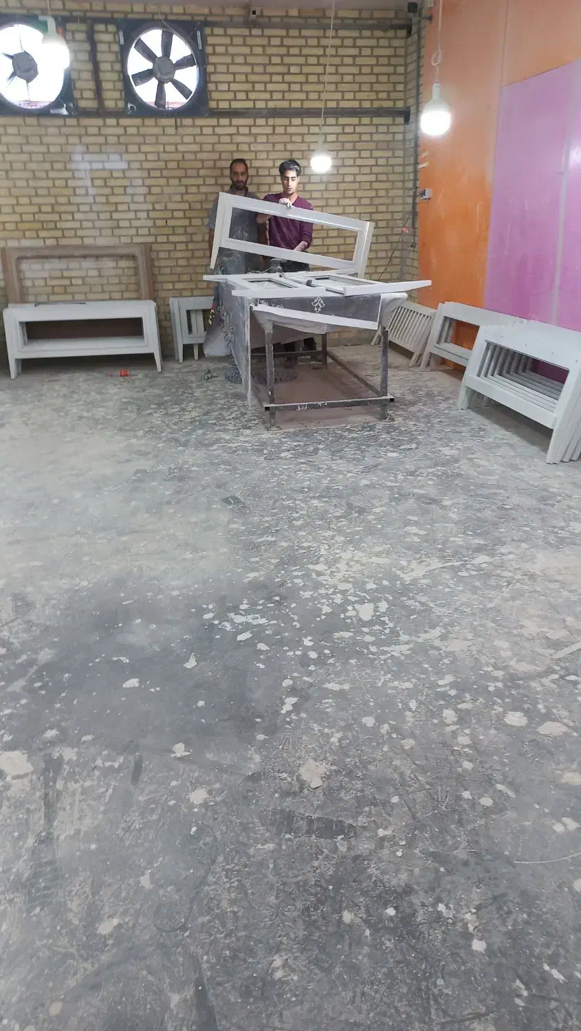 کارگر ساده آقا و خانم برای رنگ‌کاری چوب|استخدام صنعتی، فنی، مهندسی|بهار, |دیوار