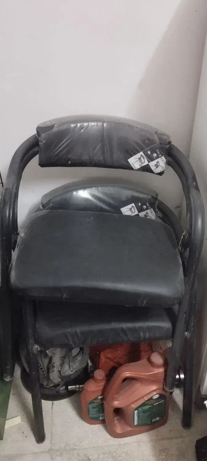 صندلی|صندلی و نیمکت|سبزوار, کوی بهار|دیوار