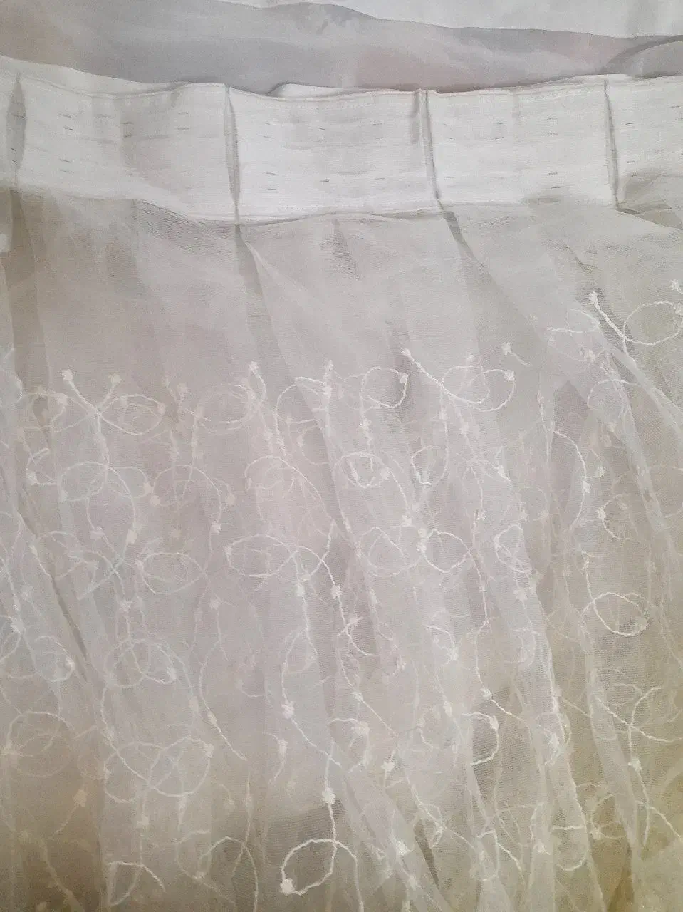 پرده به همراه کنارپرده ای|پرده، رانر، رومیزی|پیشوا, |دیوار