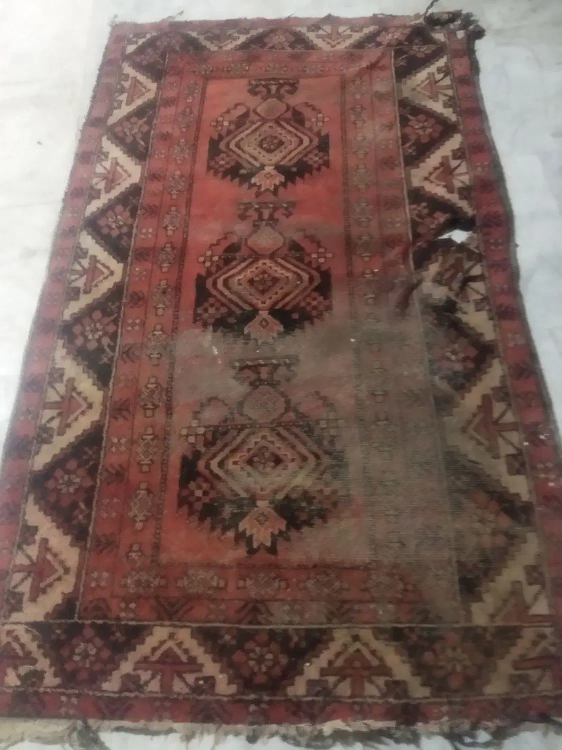 قالیچه دست بافت قدیمی|فرش|ایرانشهر, |دیوار