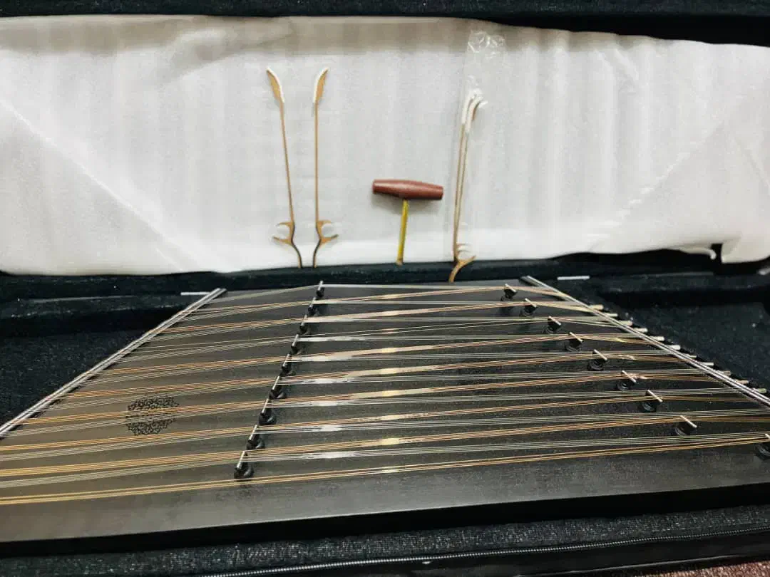 سنتور|سازهای سنتی|نظرآباد, نظرآباد|دیوار