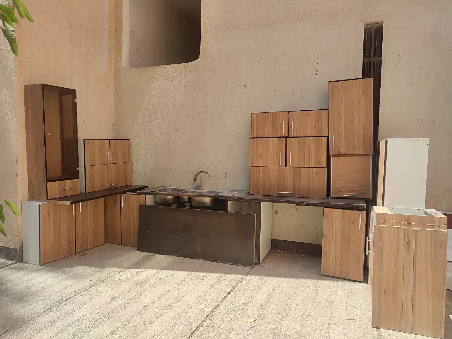 فروش یک دست کابینت ام دی اف همراه با هود وسینک|مصالح و تجهیزات ساختمان|شیراز, گلدشت معالی‌آباد|دیوار