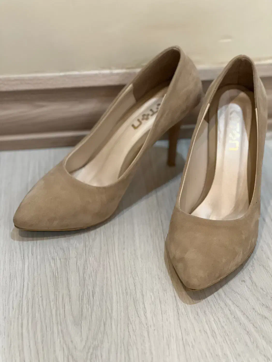 دو کفش مجلسی زنانه در دو رنگ|کیف، کفش، کمربند|کرج, کوی مدرس|دیوار