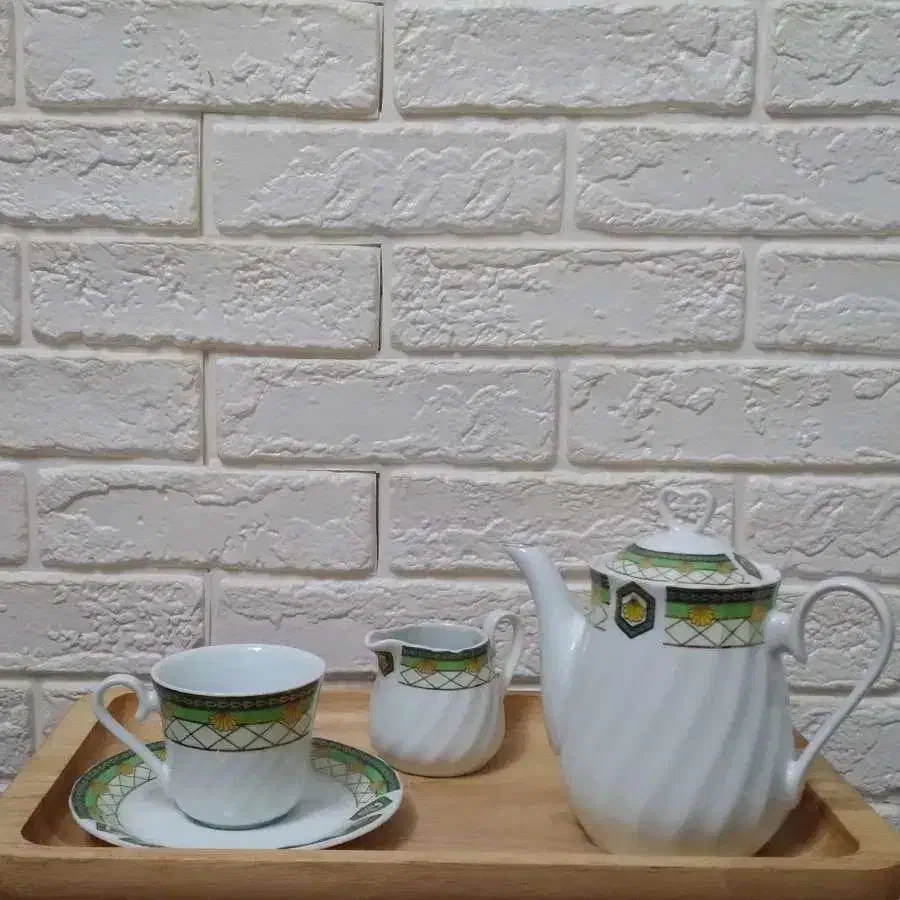 سرویس قهوه خوری یا چای خوری یا صبحانه خوری|ظروف سرو و پذیرایی|چالوس, |دیوار