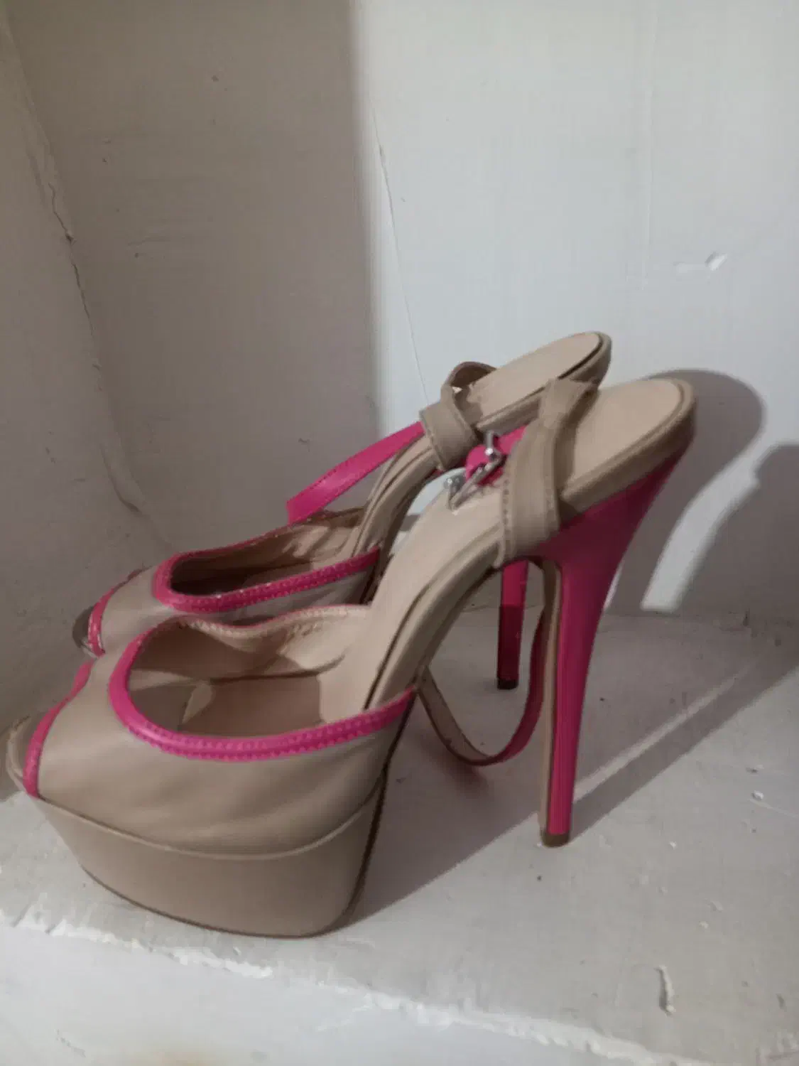 چندجفت کفش|کیف، کفش، کمربند|کرمانشاه, |دیوار