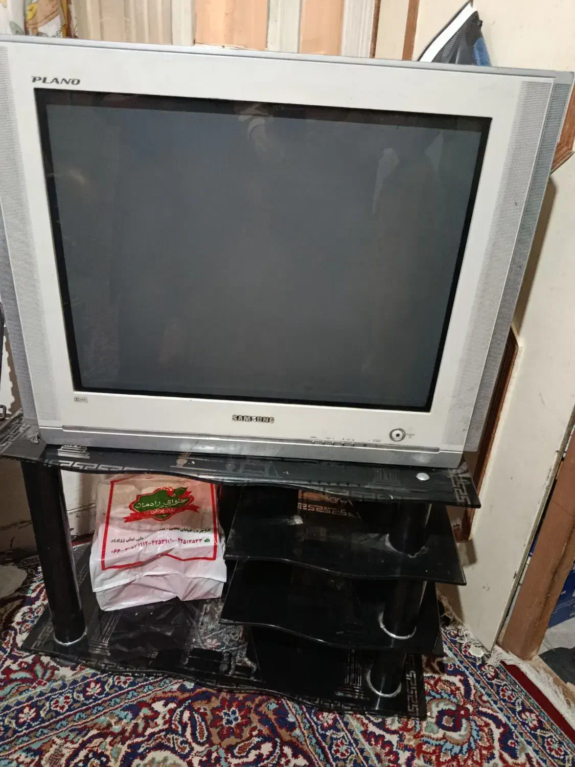 تلویزیون 29اینچ و میز تی وی|تلویزیون و پروژکتور|خرمآباد, |دیوار