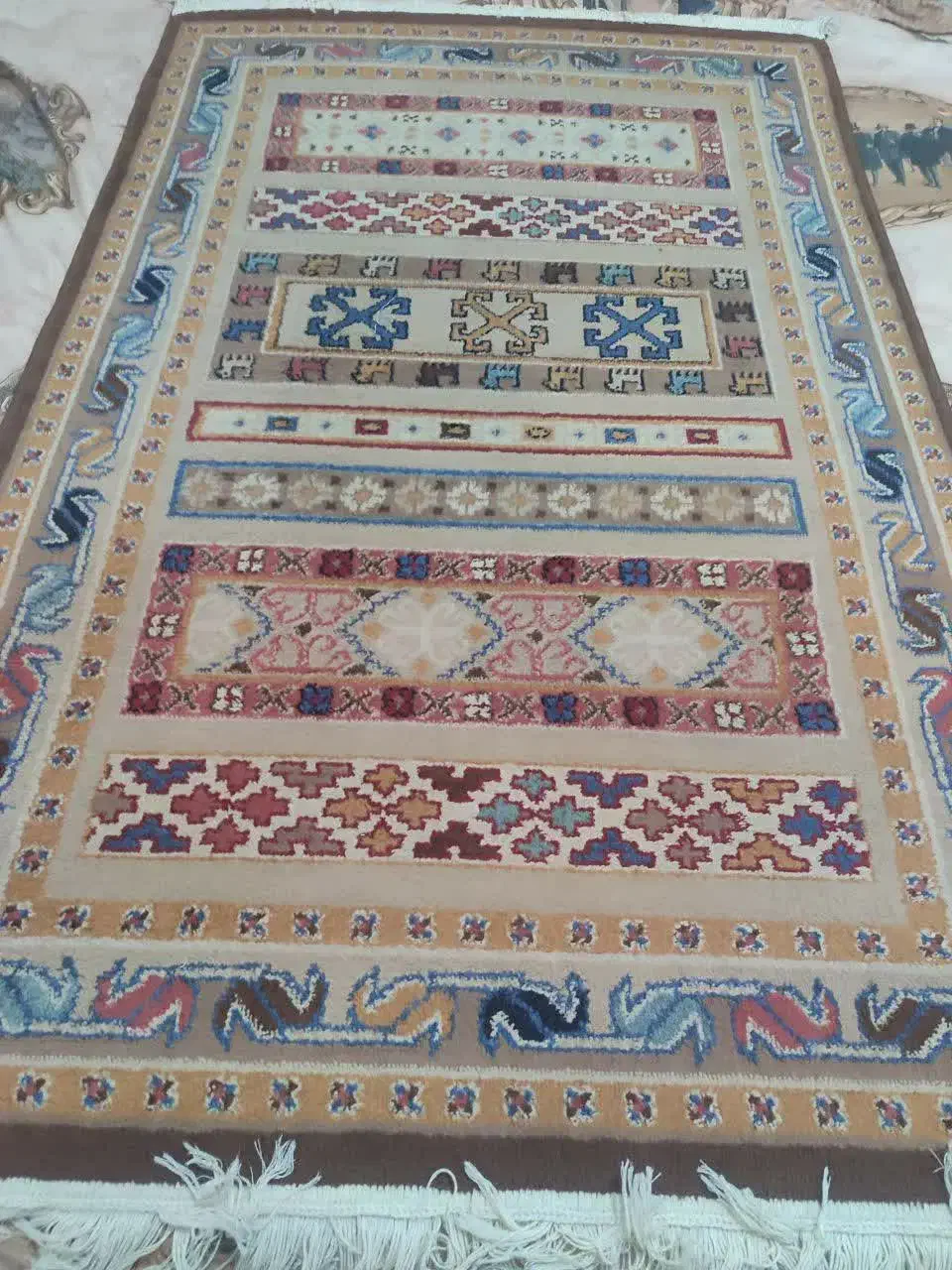 فرش|فرش|تهران, والفجر (افسریه)|دیوار