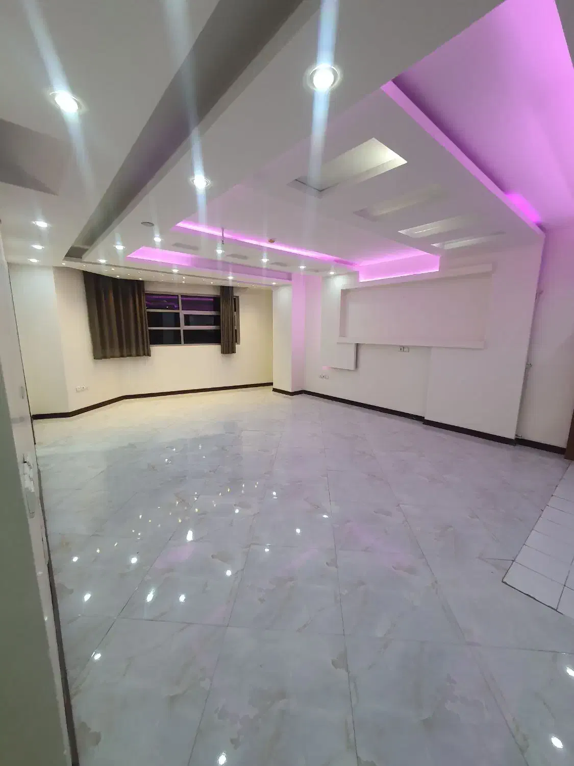 آپارتمان اداری ۱۰۰ متری بر اصلی گلخانه|اجارهٔ دفتر کار، اتاق اداری، مطب|اصفهان, خانه اصفهان|دیوار