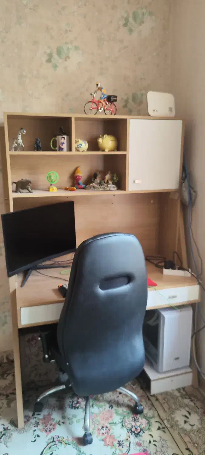 میز تحریر و کامپیوتر|میز تحریر و کامپیوتر|شیراز, دکتر حسابی|دیوار