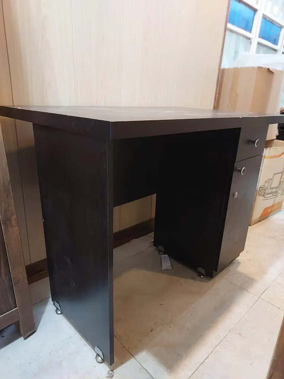 میز کارمندی در حد نو|مبلمان اداری|شیراز, شاهجیان|دیوار