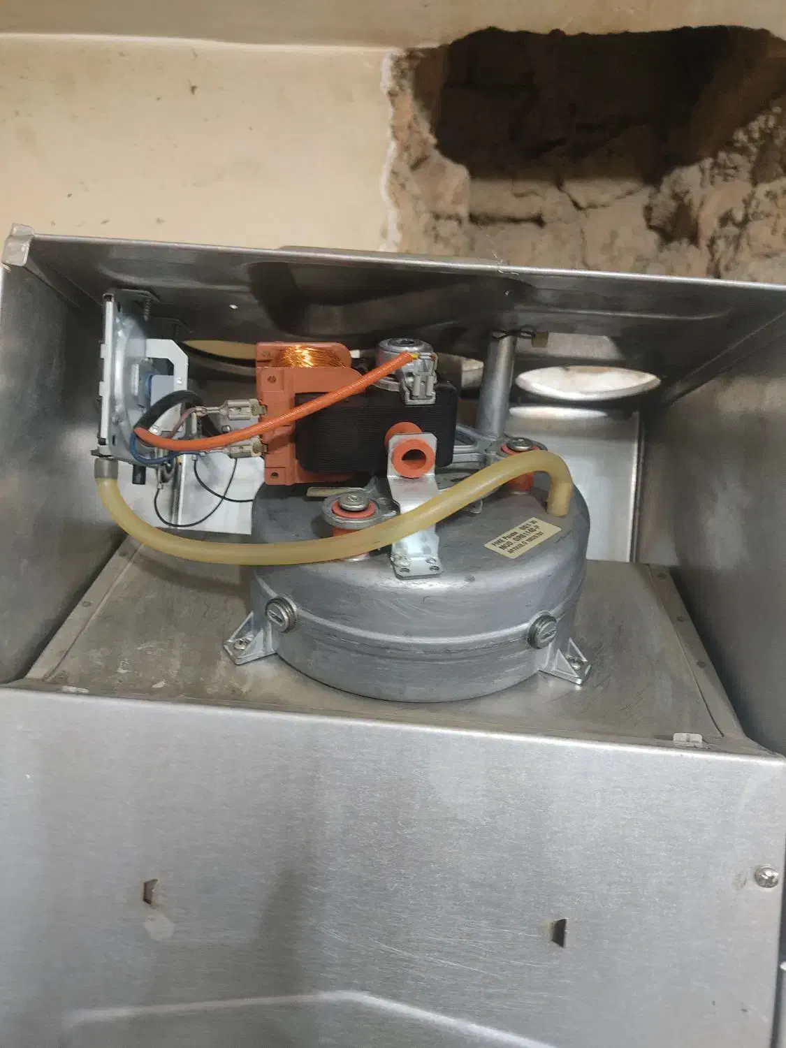 پکیج اپتیما در حد|آبگرمکن، پکیج، شوفاژ|مشکیندشت, |دیوار