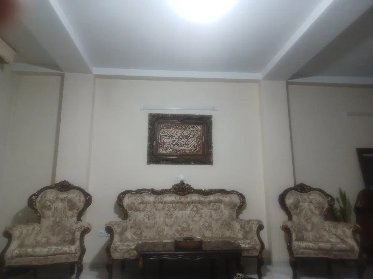 مبل روسی|مبلمان خانگی و میز عسلی|قرچک, مجتمع مسکونی طبیعت|دیوار