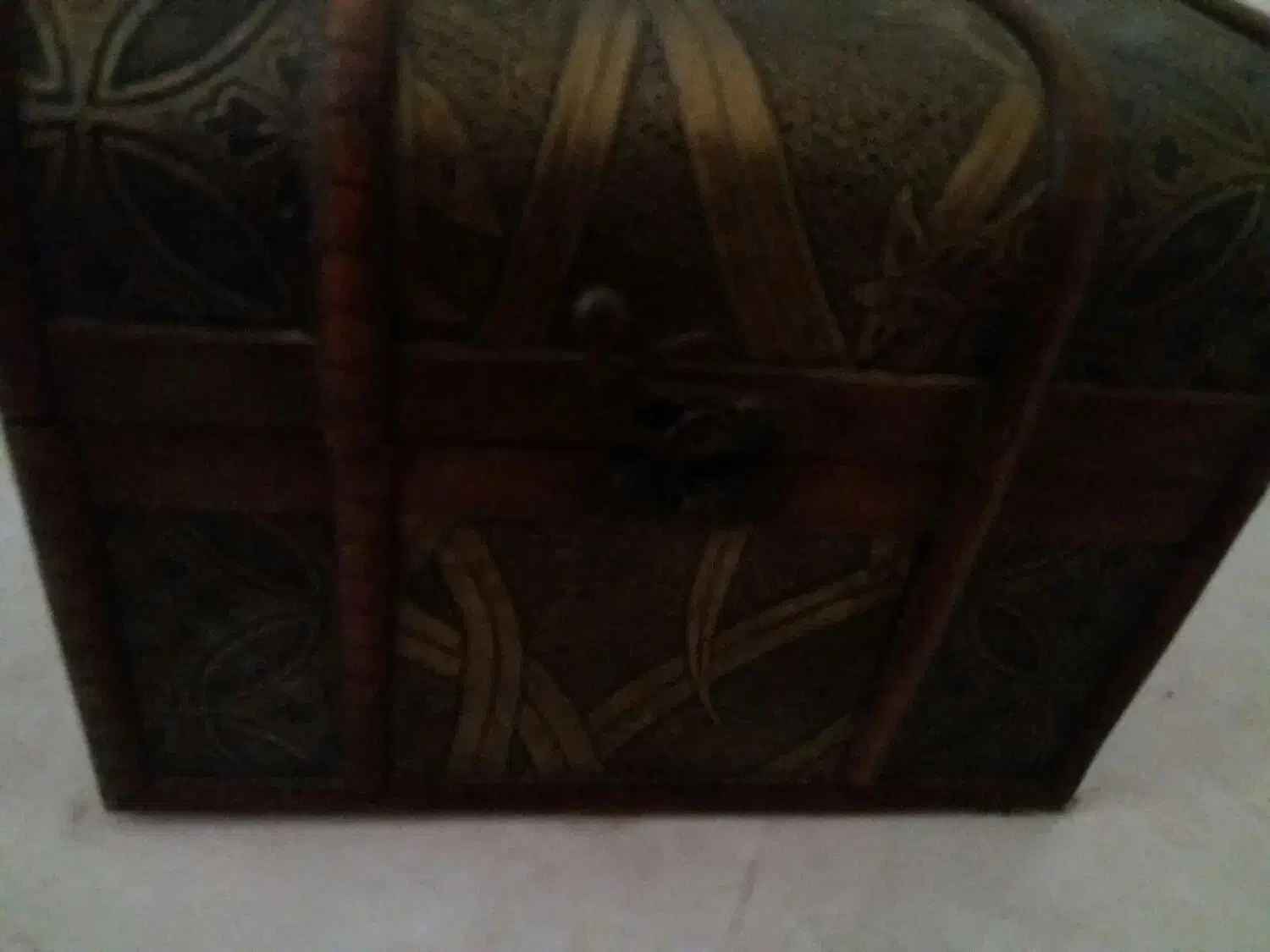 صندوقچه چوبی قدیمی|کلکسیون اشیاء عتیقه|ساری, |دیوار