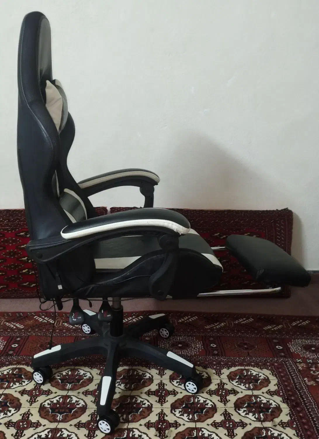 صندلی گیمینگ با چندتا ایراد قیمت کاملا پایین|صندلی و نیمکت|گمیشان, |دیوار