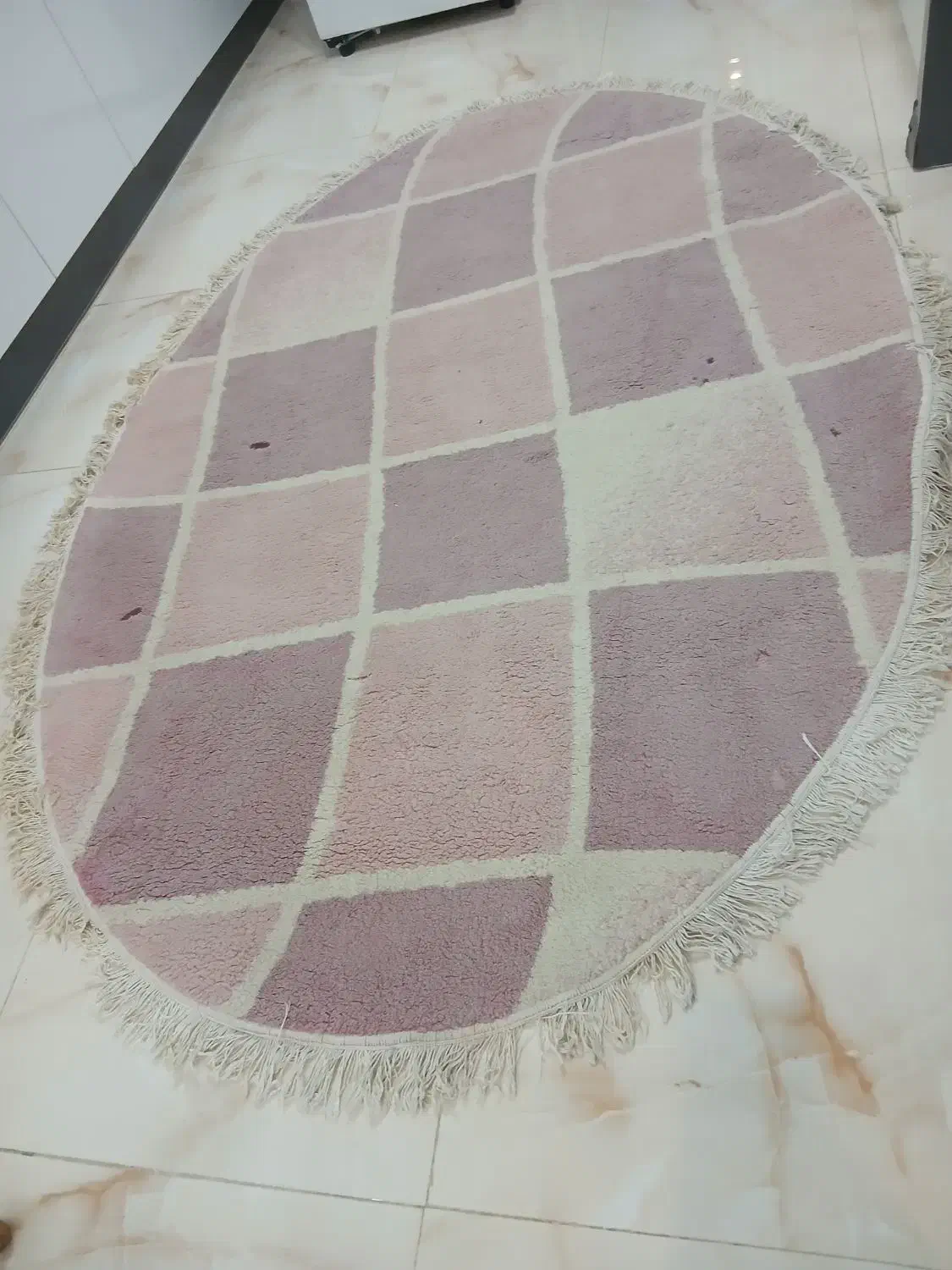 فرش بیضی شکل|فرش|ساری, |دیوار