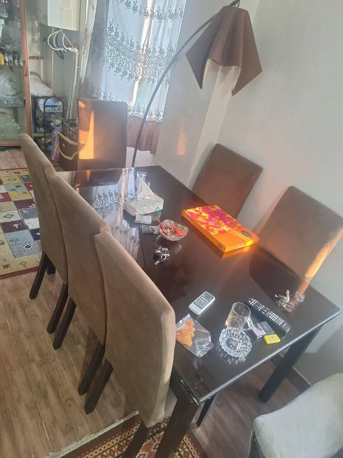 میز نهار خوری|میز و صندلی غذاخوری|رشت, کوی مهر|دیوار