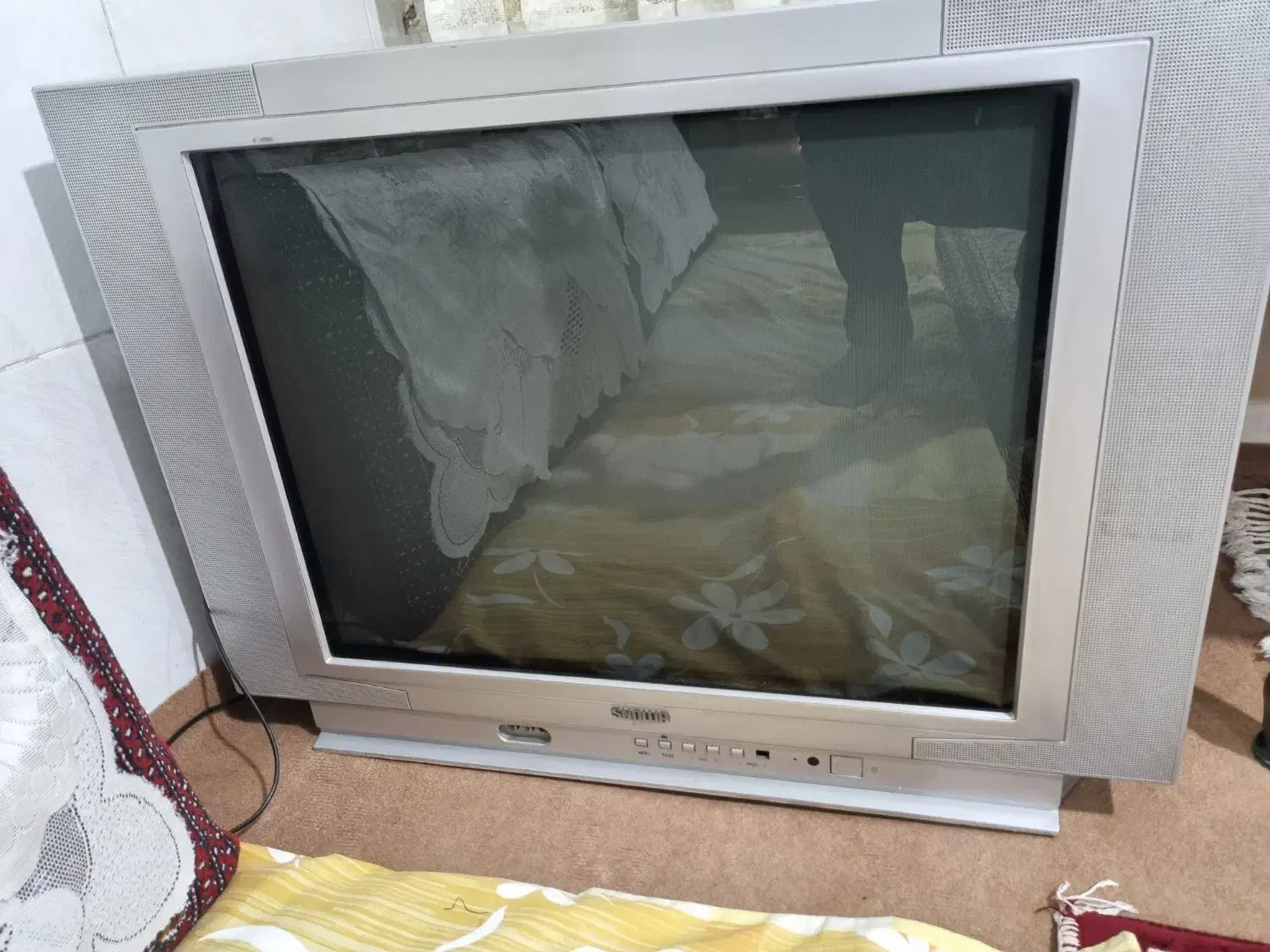 ۲ تا تلویزیون ۲۸ و ۲۱ آستانه|تلویزیون و پروژکتور|شازند, |دیوار