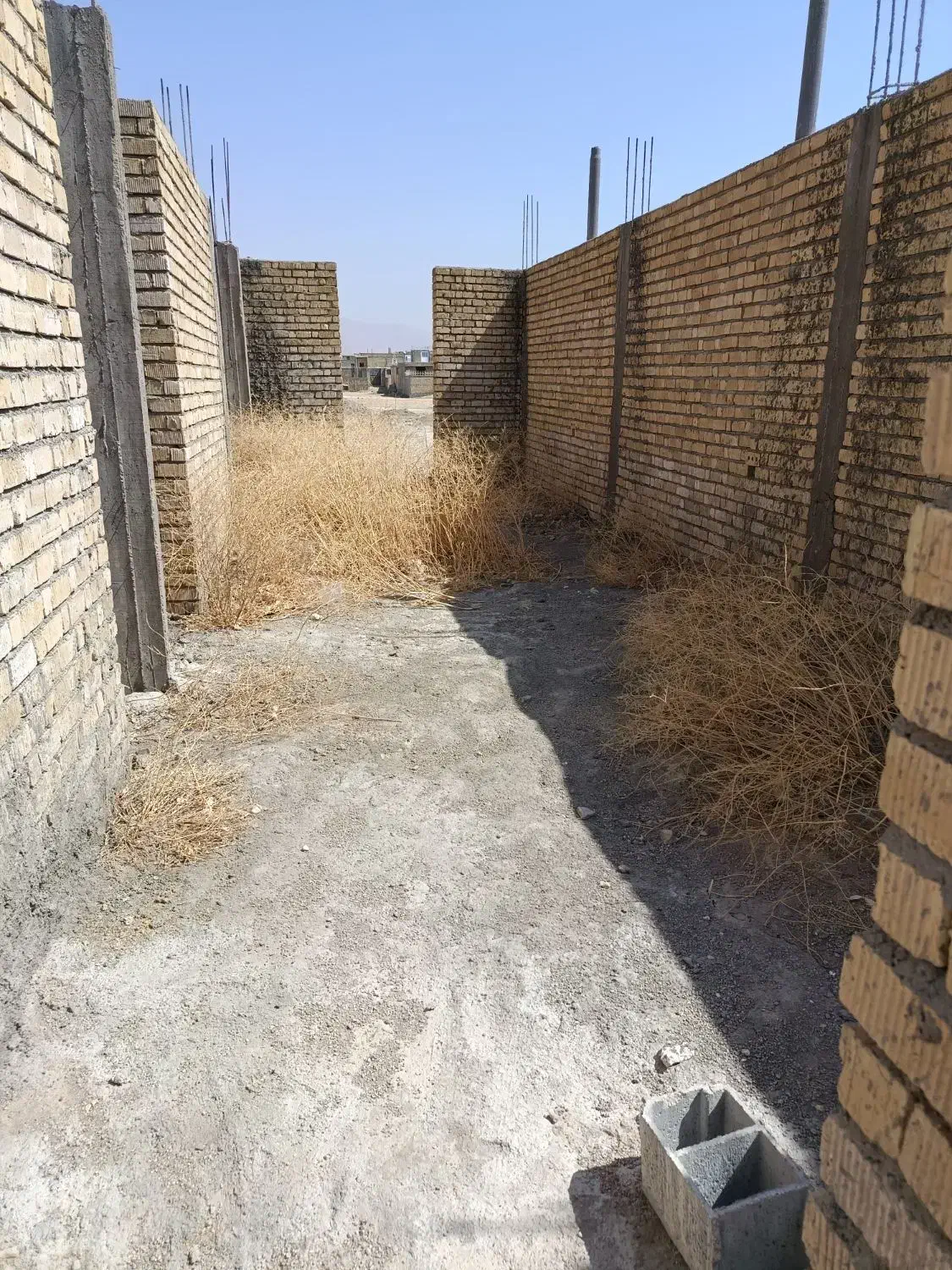 اسکلت تا زیر سقف جمال آباد|فروش زمین و ملک کلنگی|شیراز, جمال آباد|دیوار