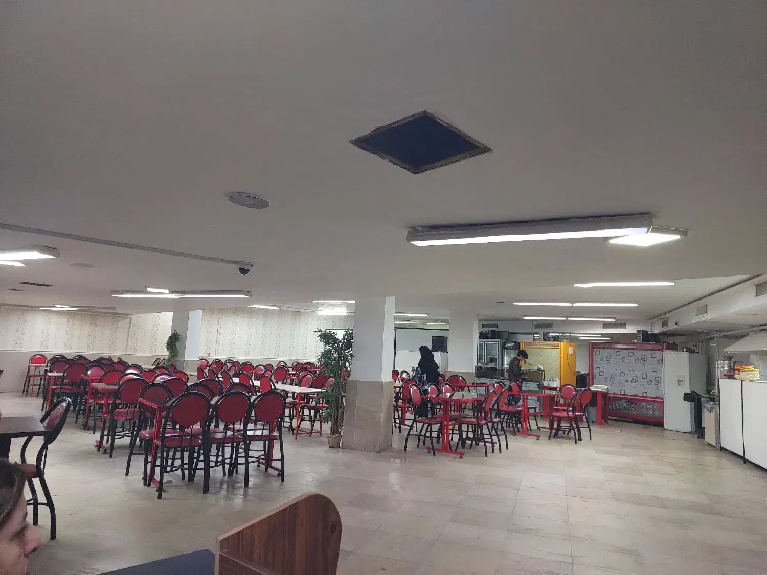 به چند خانم همکار نیازمندیم|استخدام خدمات فروشگاه و رستوران|تبریز, |دیوار