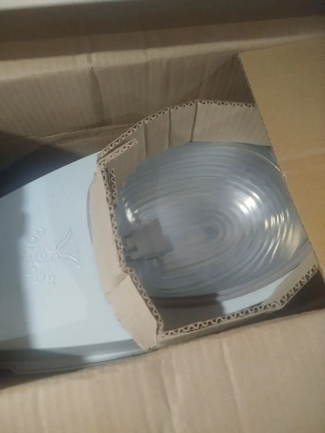 چراغ خیابانی و نور افکن مناسب باغ و فضای باز|لامپ و چراغ|میانه, |دیوار