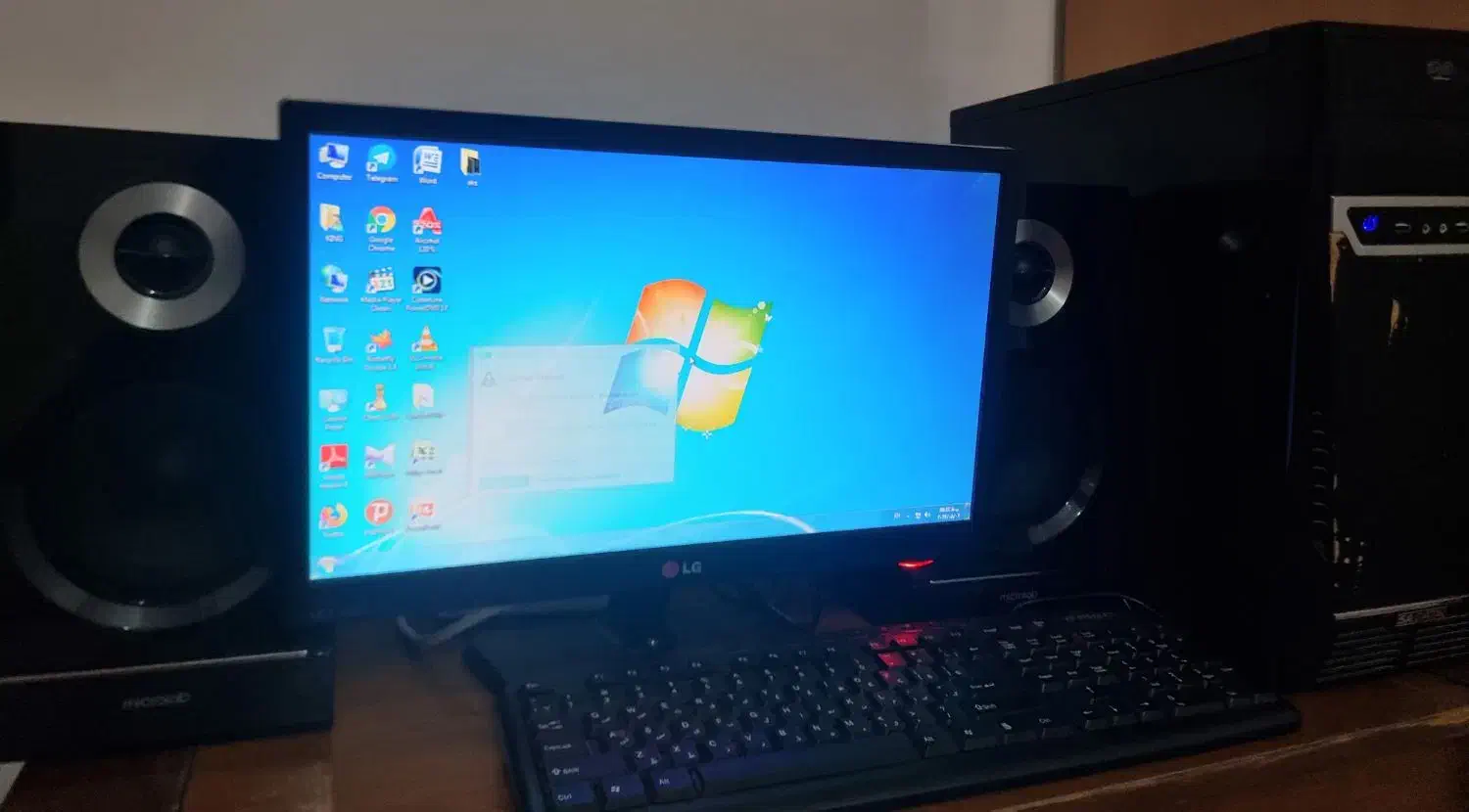 کامپیوتر|رایانه رومیزی|نقده, |دیوار