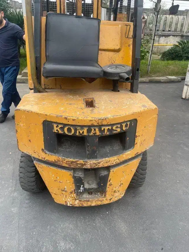 لیفتراک ۲/۵ تن کوماتسو|خودرو سنگین|چهاردانگه (تهران), |دیوار