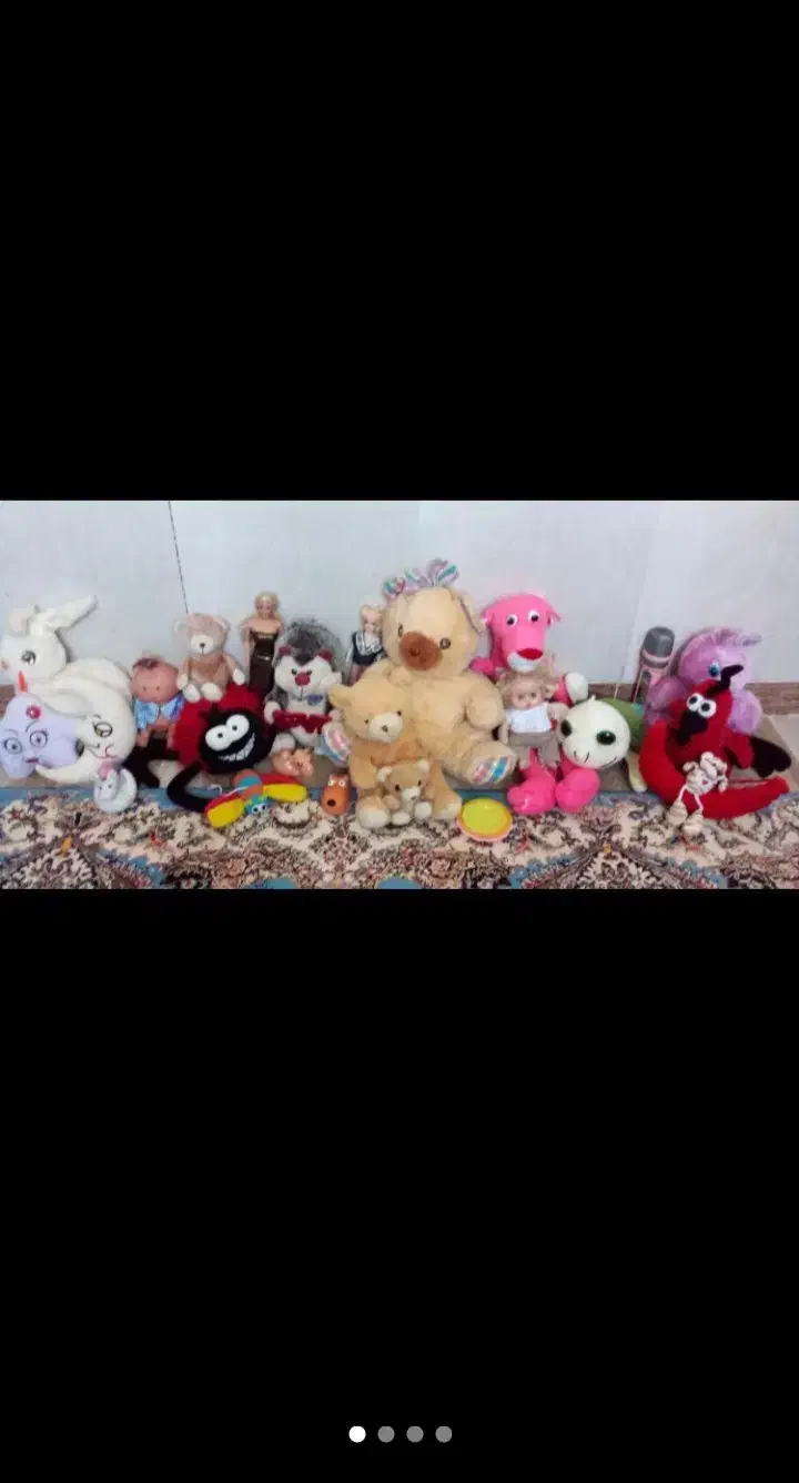 تعدادی عروسک|اسباببازی|گرمسار, |دیوار