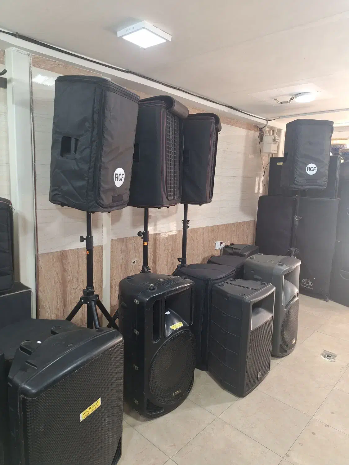 اجاره باند فلشخور رقص نور|سیستم صوتی خانگی|پرند, فاز ۰|دیوار