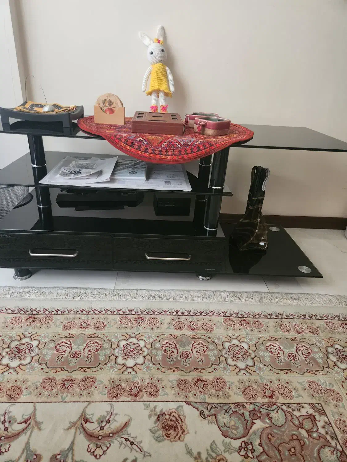 میز تلوزیون|میز تلویزیون|شیراز, میرزاکوچک خان|دیوار